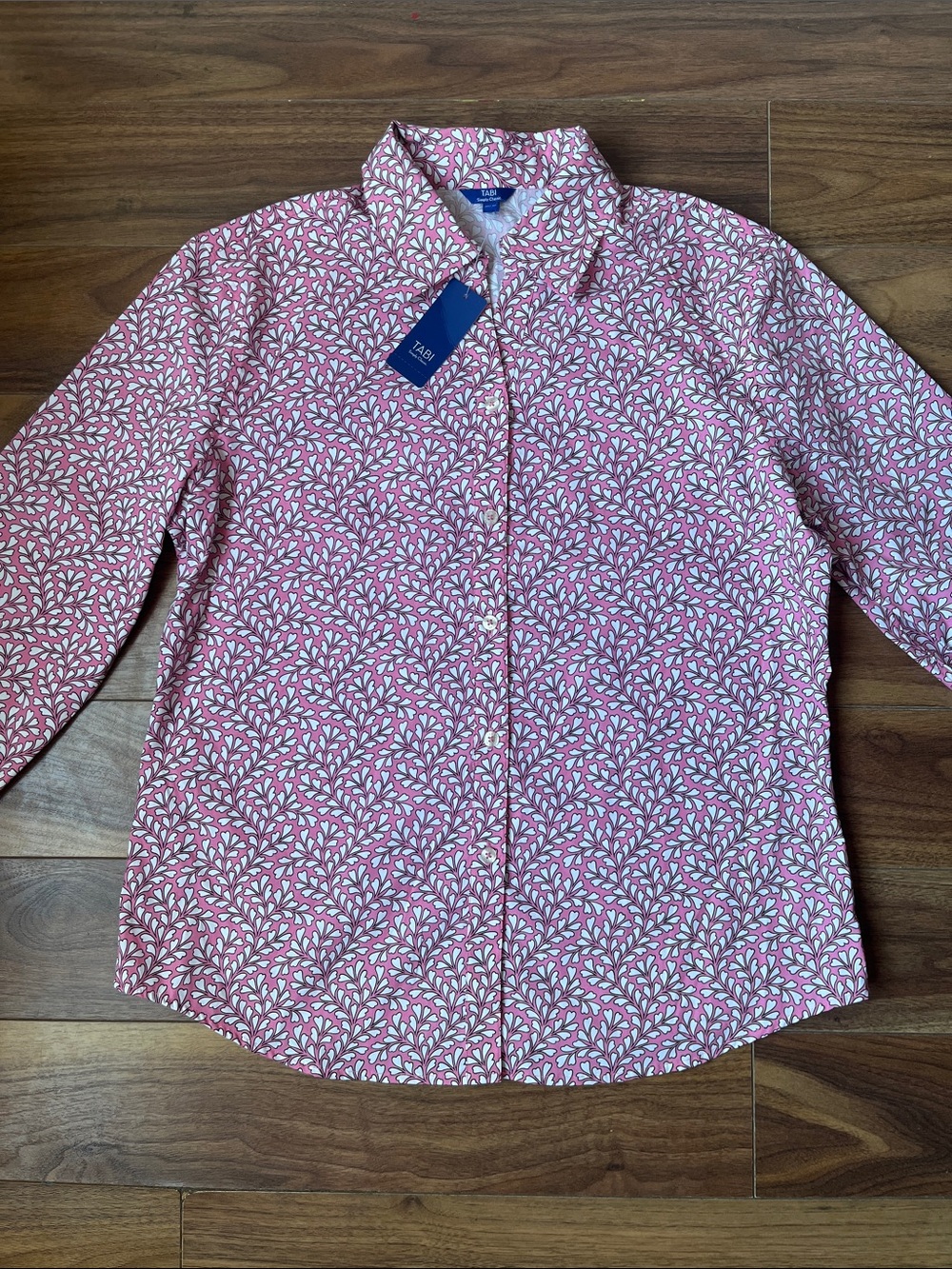 New Tabi Women Pink Leaf-Print Button Down Shirt Long Sleeve White Collar M